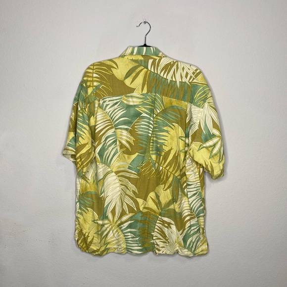 Tommy Bahama Vintage Hawaiian Floral Button Down - Picture 2 of 4